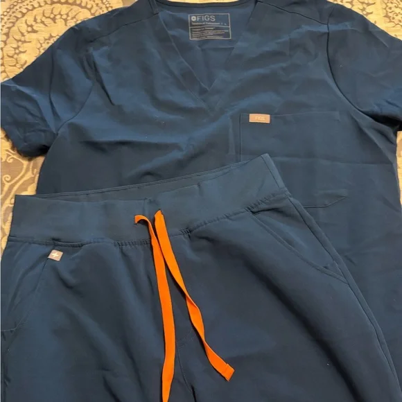 Figs Scrub Set Collection - Picture 4 of 9